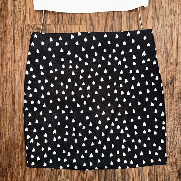 BCBG Abstract Dot Skirt - Picture 3 of 4